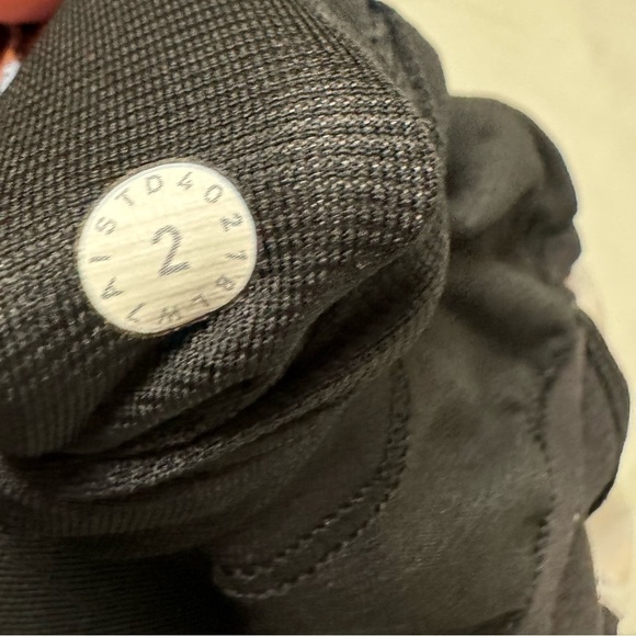 Lululemon Hotty Hot Short II *Long 4" - Picture 9 of 9